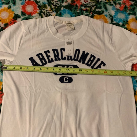 Vintage Abercrombie & Fitch Embroidered Logo Tee - Picture 8 of 9